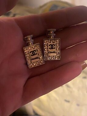 ✨💎 Perfume Bottle Stud Earrings💎✨